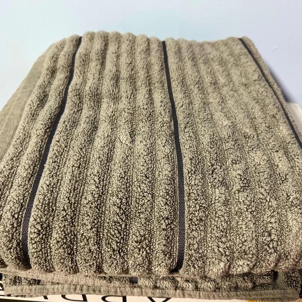 Green Towel Brand WellHome